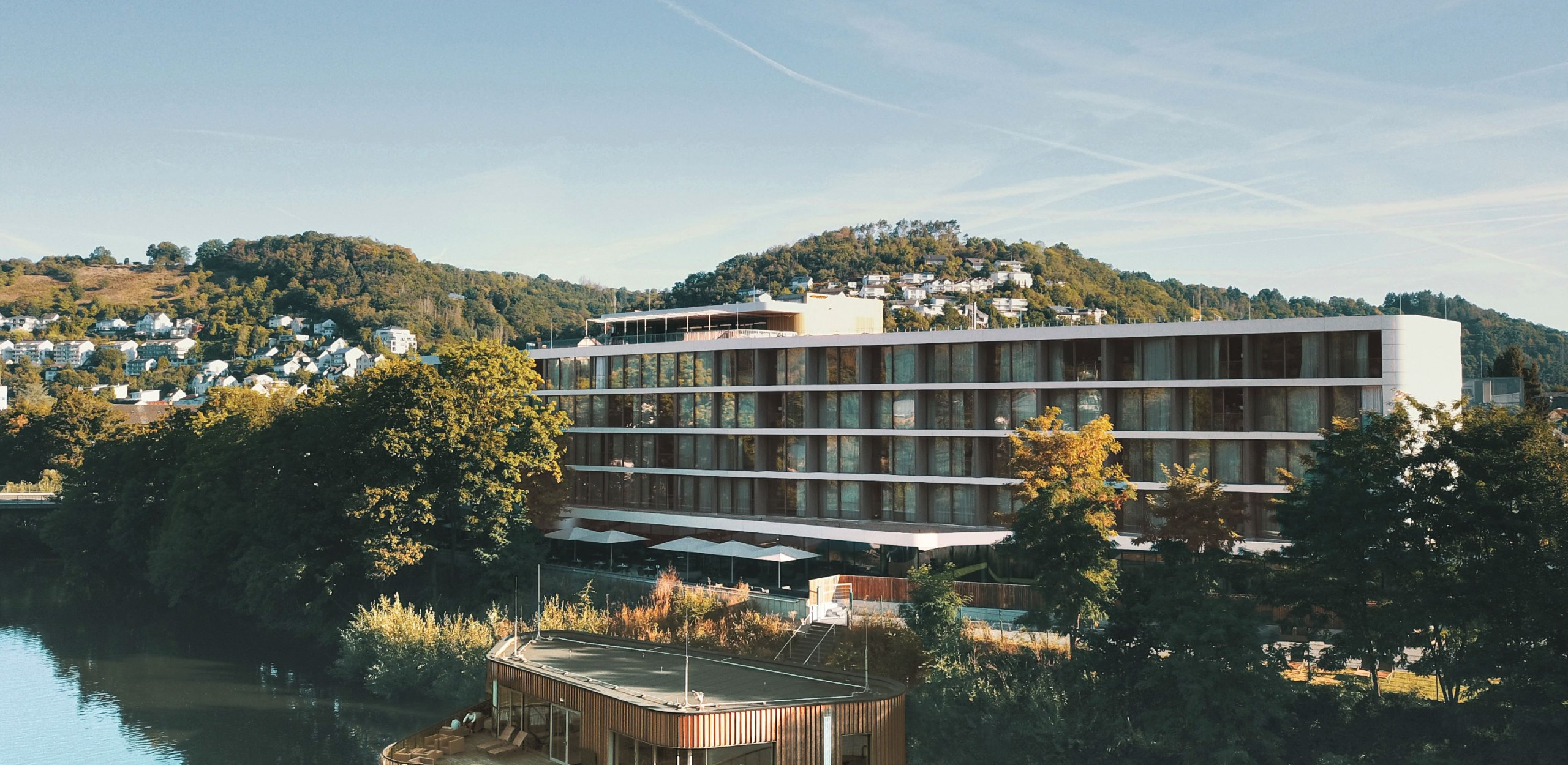 Emser Thermenhotel Aussenansicht ohne Segel red